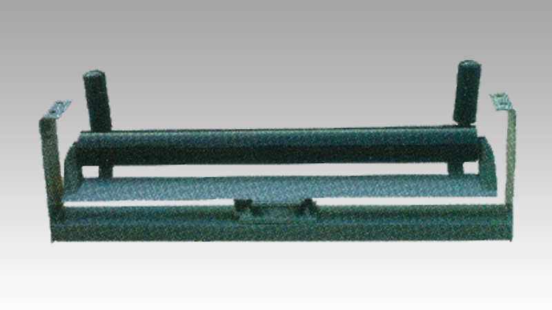 平行上、下調心托輥組